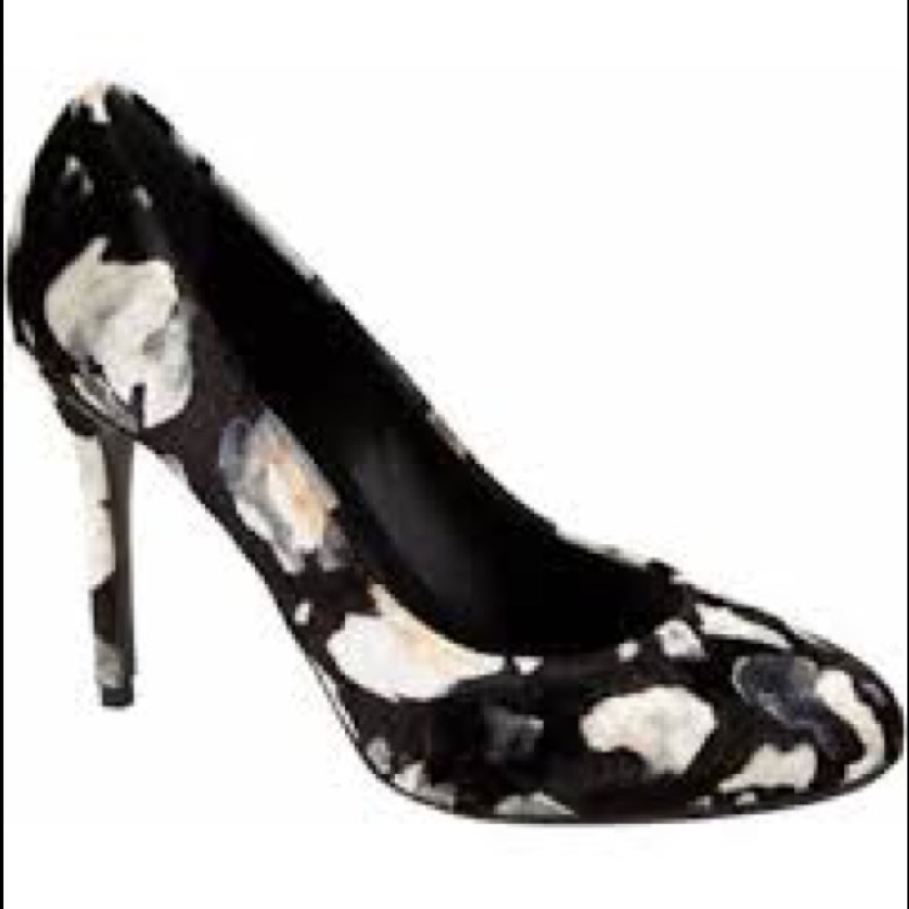 Brand new Velvet printed Eugenia Kim high heels
